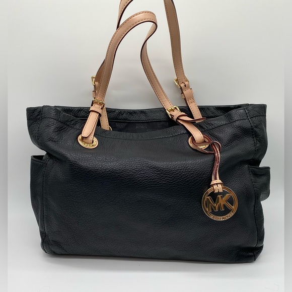 MICHAEL Michael Kors Handbags - EUC Michael Michael Kors Black Leather Tote Bag